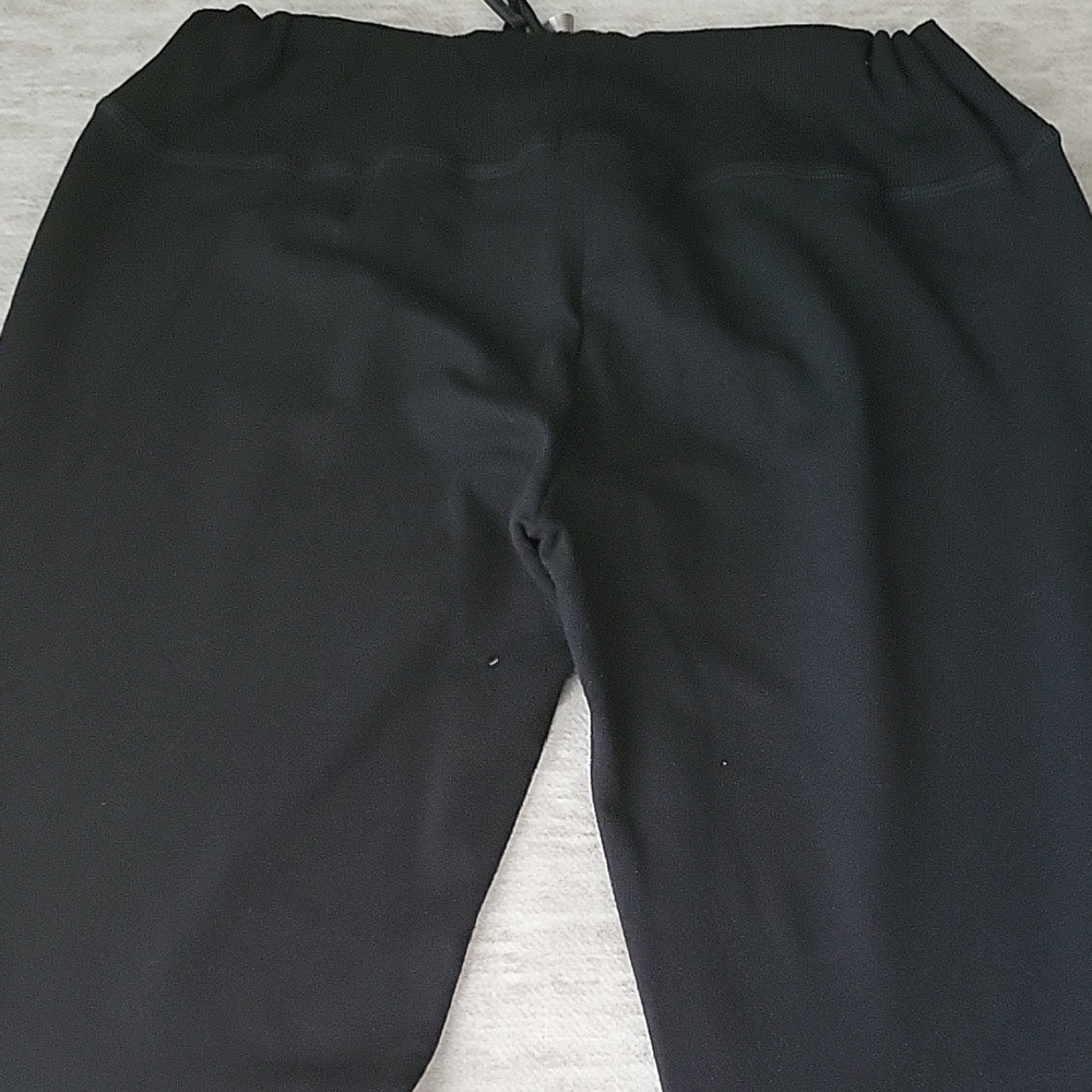 Seven7 Black Outfit with Gold Crests - Picture 7 of 7